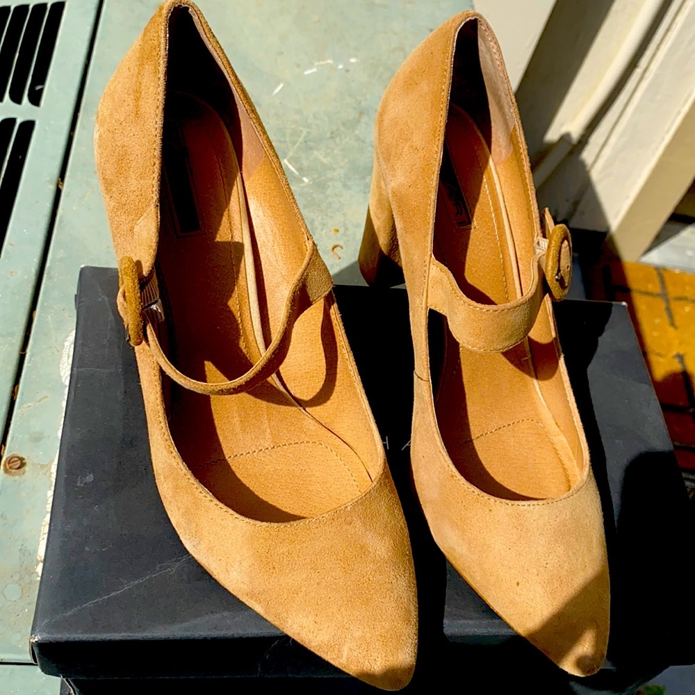 Tahari heels